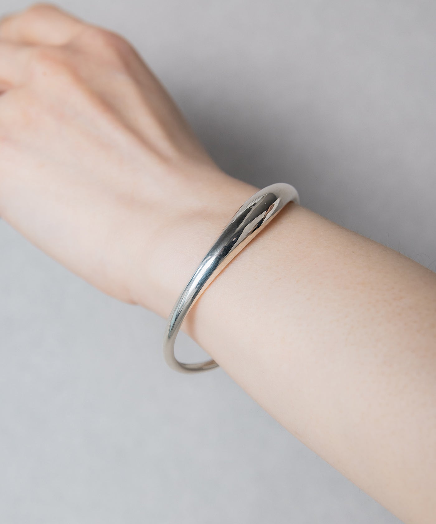 ISOLATION 】Bold Curve Bangle /ISB-0302(SILVER) – ISOLATION JEWELRY