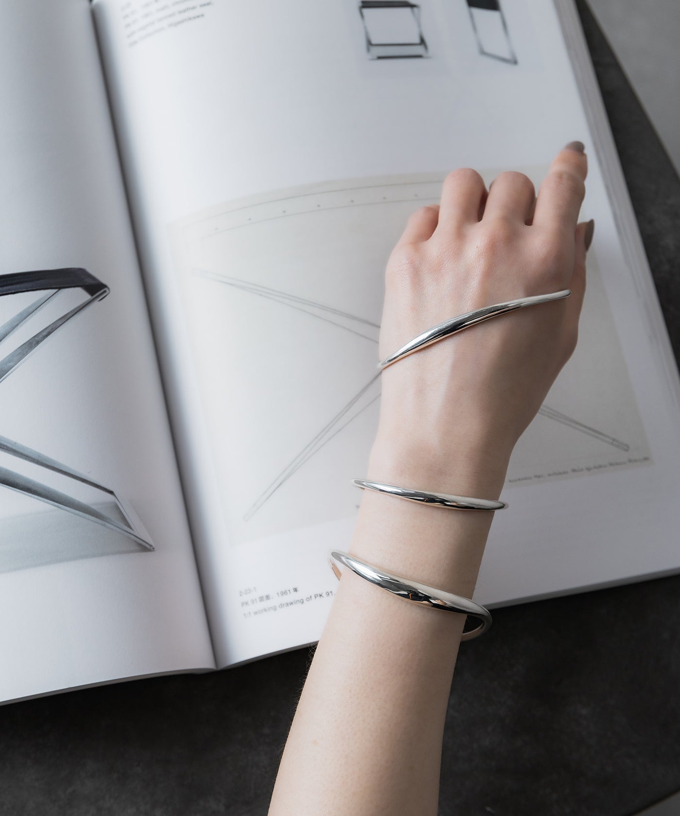 ISOLATION 】Bold Curve Bangle /ISB-0302(SILVER) – ISOLATION JEWELRY