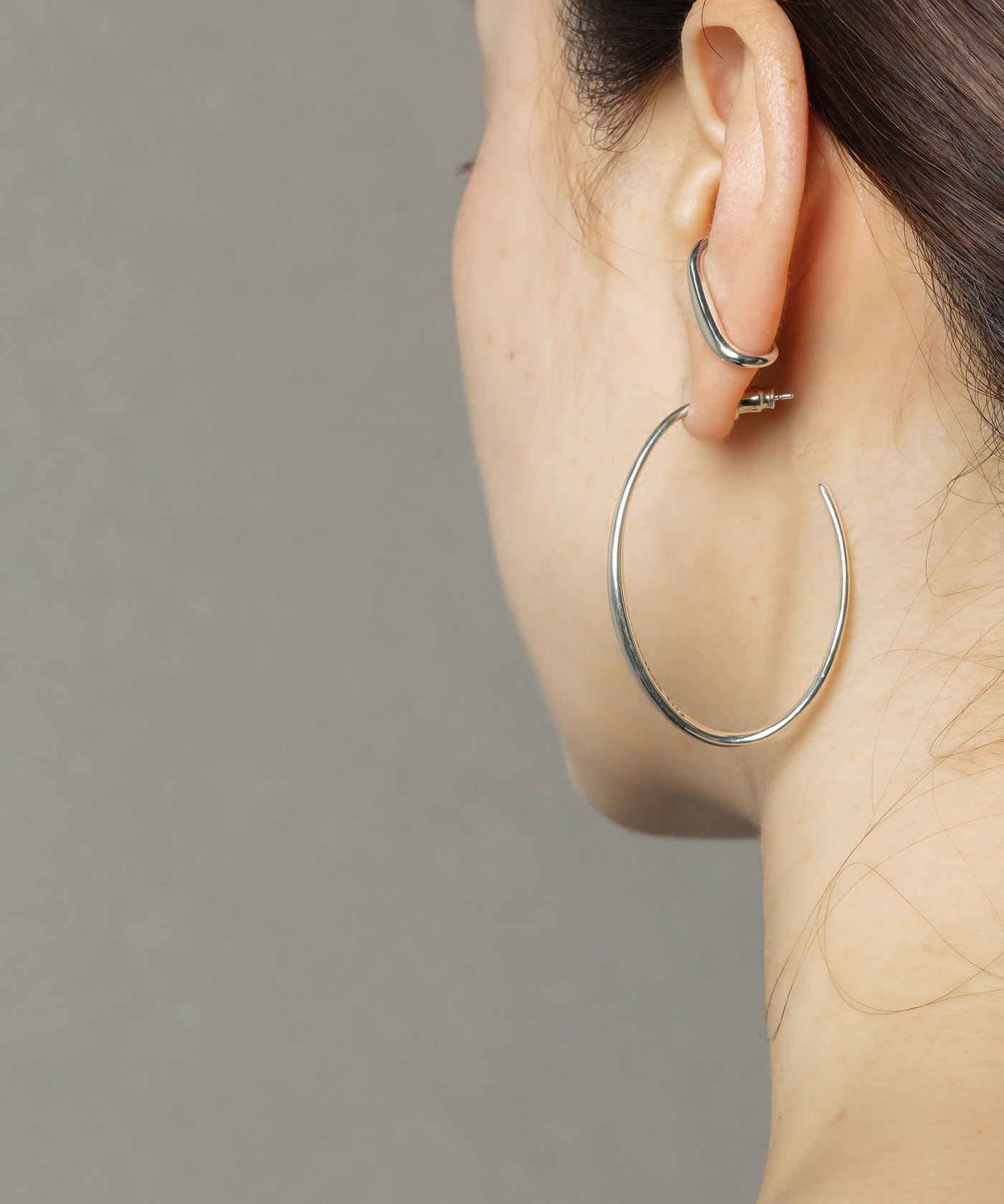 ISOLATION】Minimal Curve Hoop/ISP-0308(SILVER) – ISOLATION JEWELRY