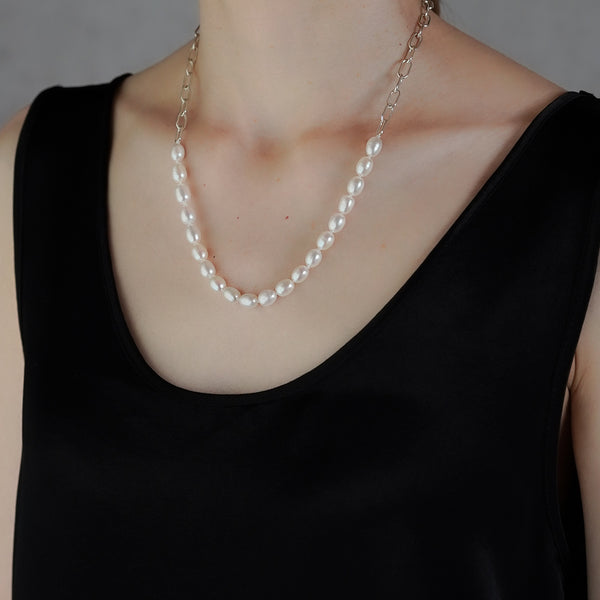 ISOLATION / アイソレーション】〈UNISEX〉Baroque Pearl Chain Choker