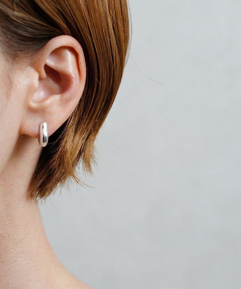 【ANNIKA INEZ / アニカイネズ】MINI AMPLE HINGE HOOPS / ピアス / SILVER