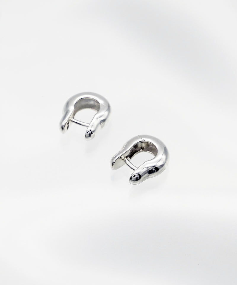 【ANNIKA INEZ / アニカイネズ】MINI AMPLE HINGE HOOPS / ピアス / SILVER