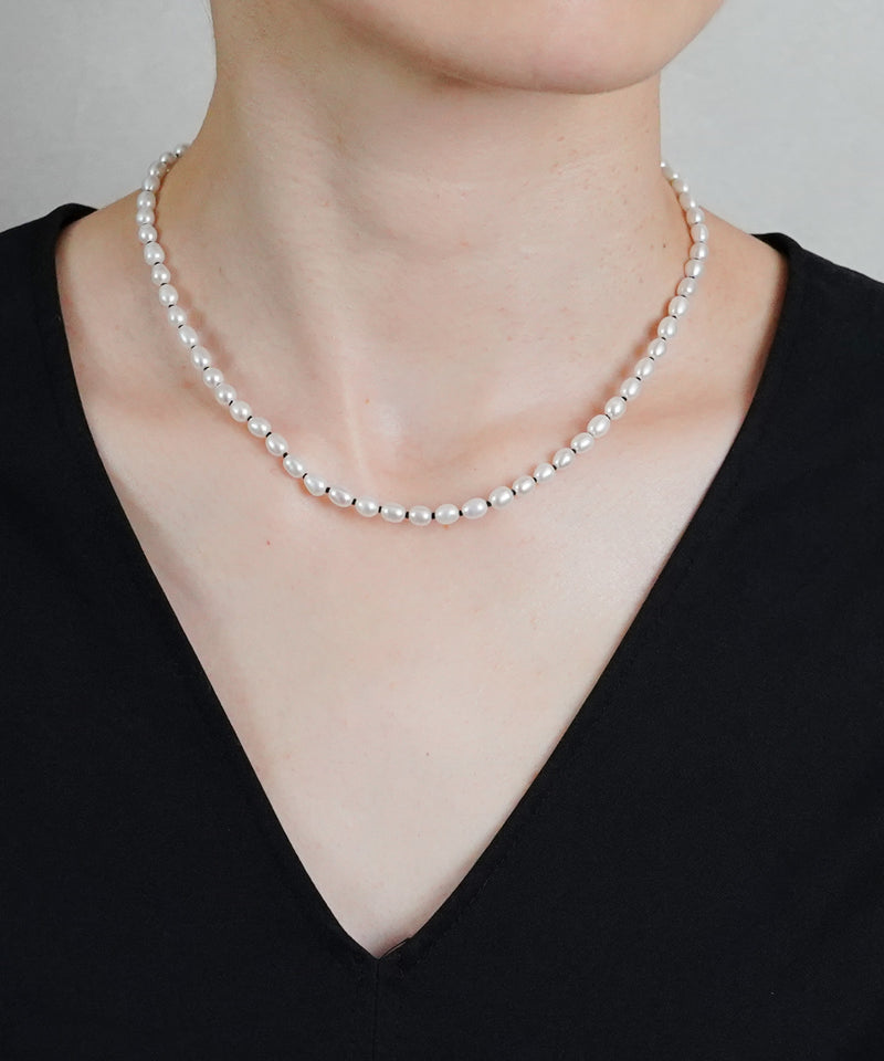 【ISOLATION / アイソレーション】Tiny Pearl Necklace (38cm) / ISN-0118