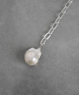 【ISOLATION / アイソレーション】Baroque Pearl Lariat Necklace (44cm) / ISN-0127